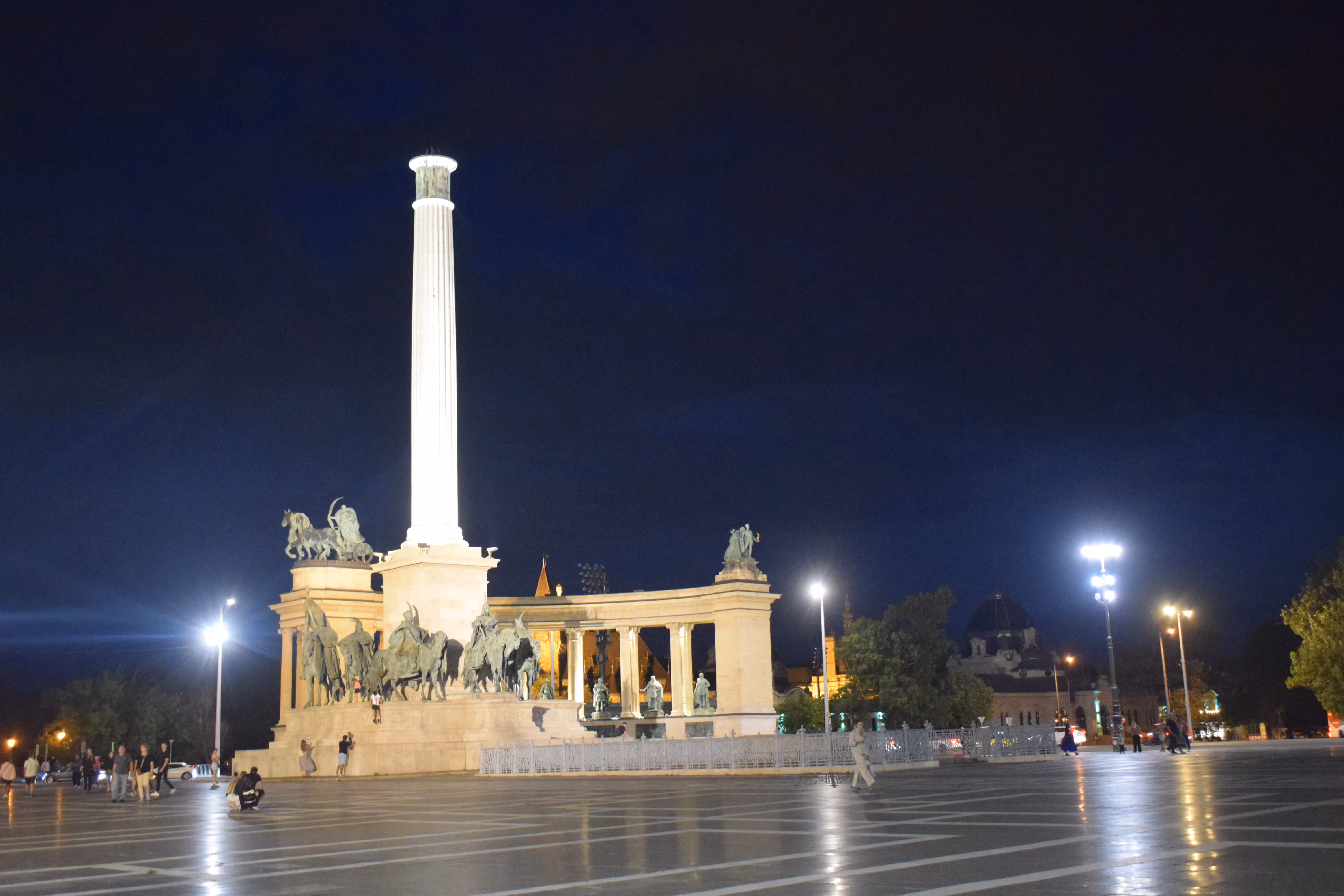 Heroes' Square