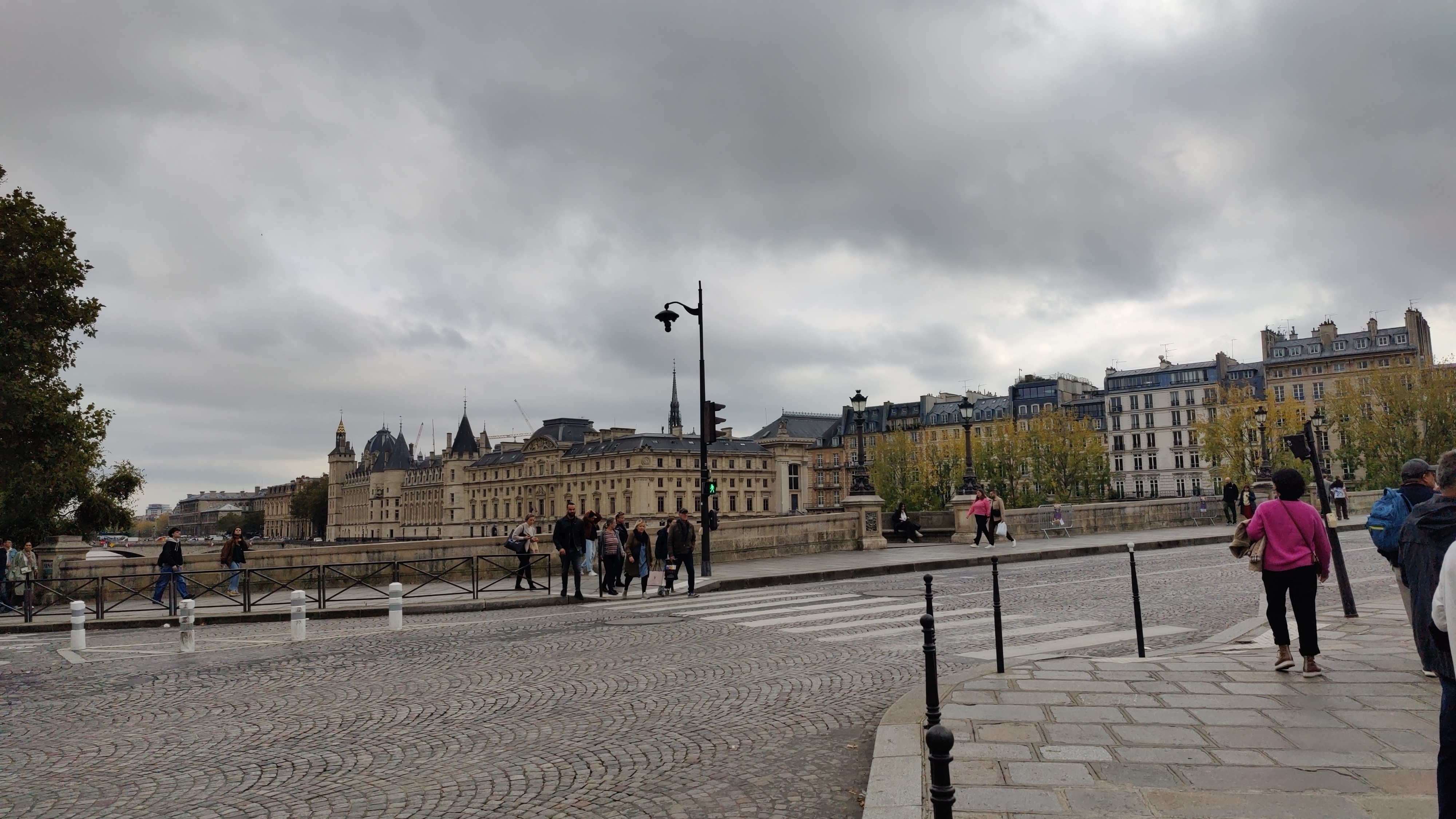 A shot near Seine river