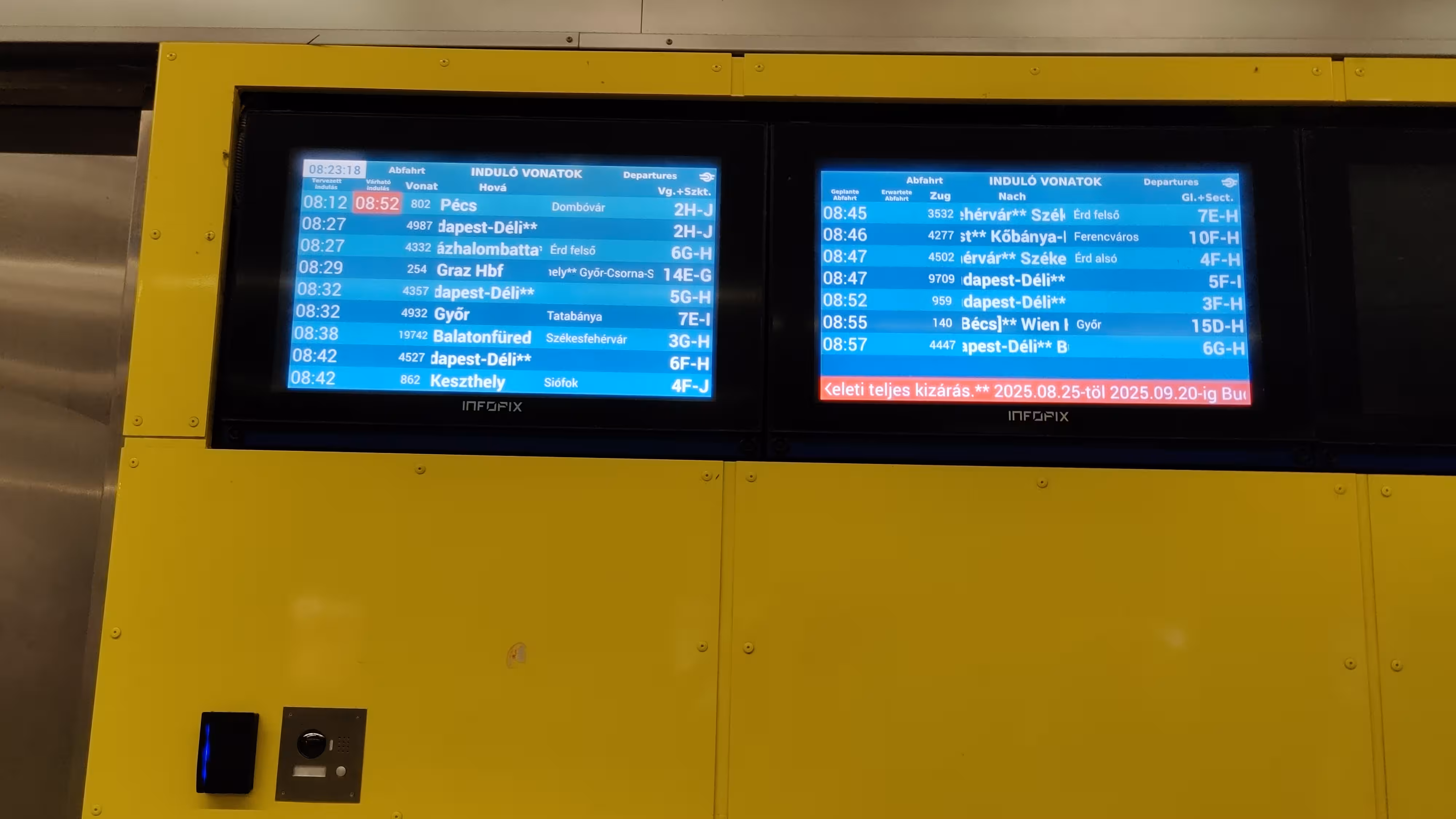 A departures board at Budapest Kelenfold station.
