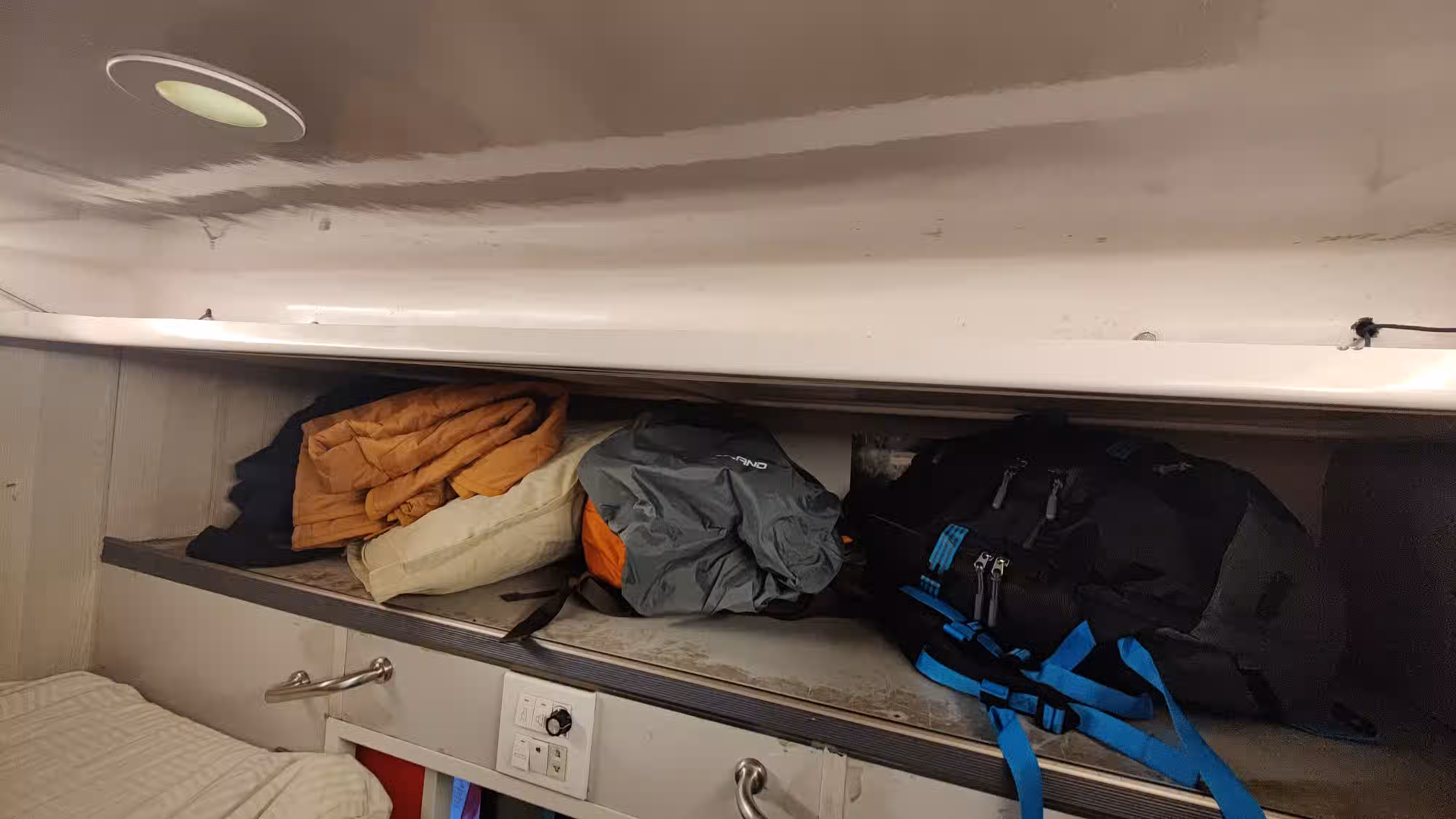 The train had a cabin to put the bags in. Photo by Ravi Dwivedi, released under CC-BY-SA 4.0.