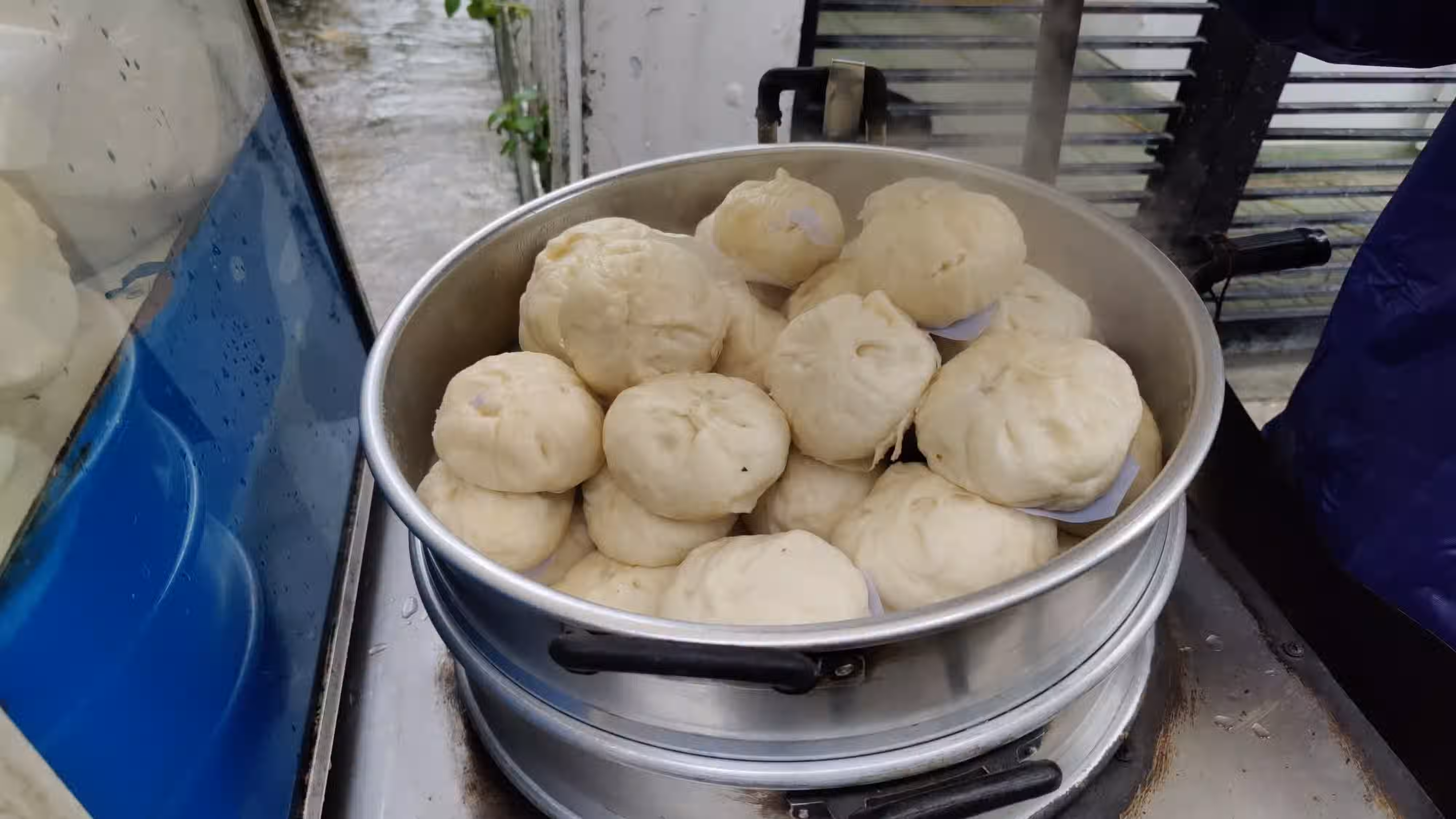 Bahn Bao in Hue. Photo by Ravi Dwivedi, released under CC-BY-SA 4.0.