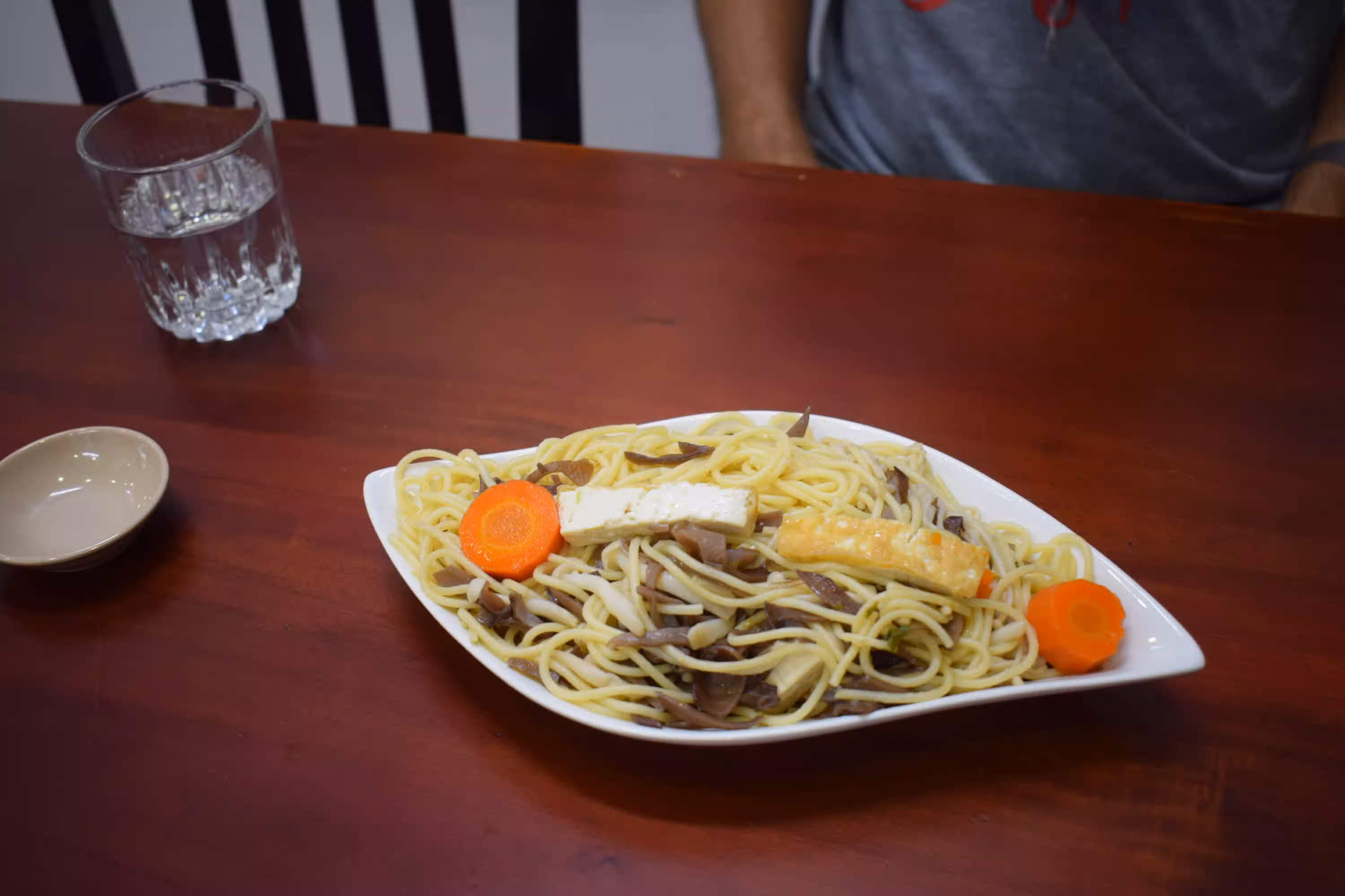 Dry noodles we got at that restaurant. Photo by Ravi Dwivedi, released under CC-BY-SA 4.0.