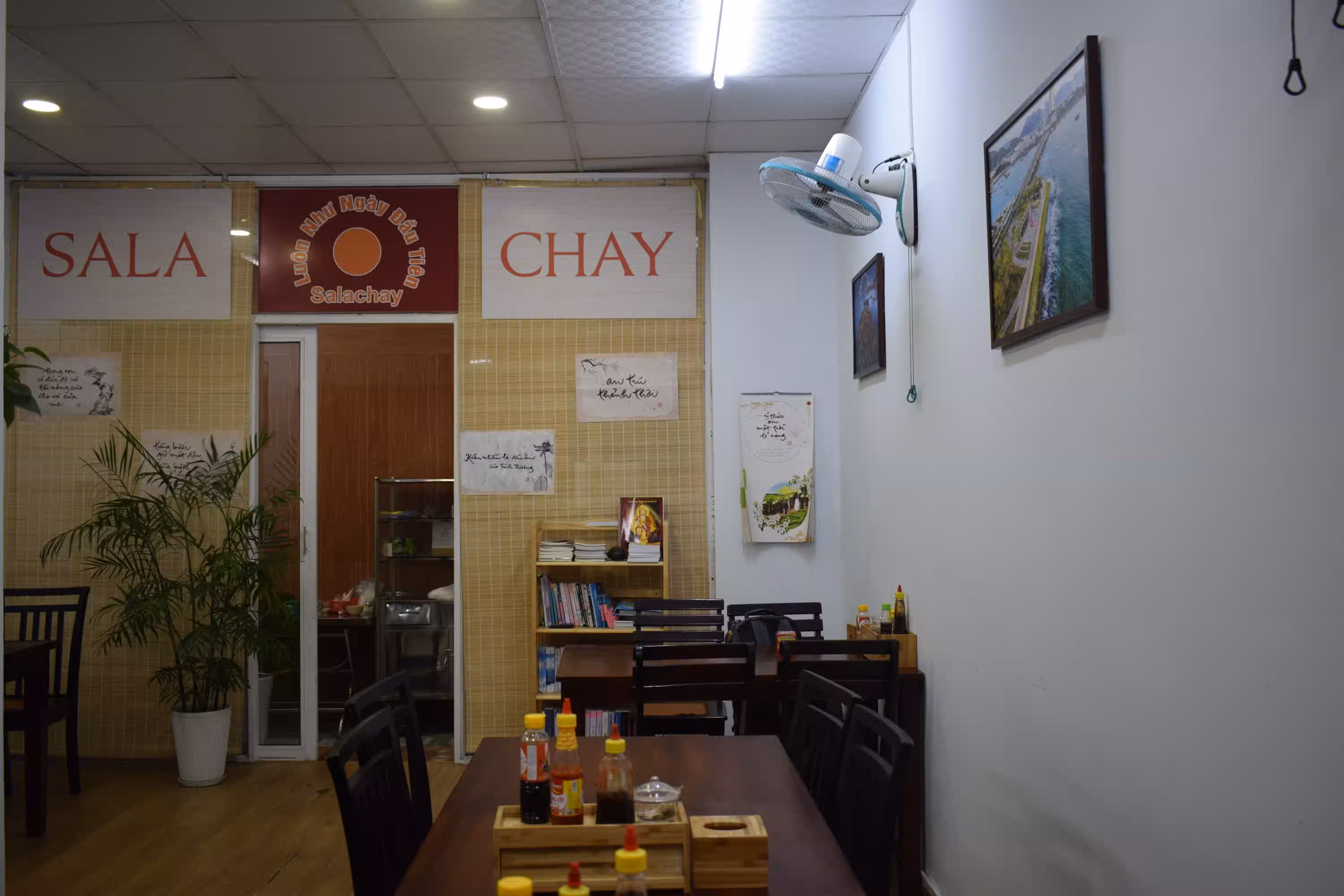 The restaurant we went to in Nha Trang. The word Chay in the name means it was a vegan restaurant. Photo by Ravi Dwivedi, released under CC-BY-SA 4.0.